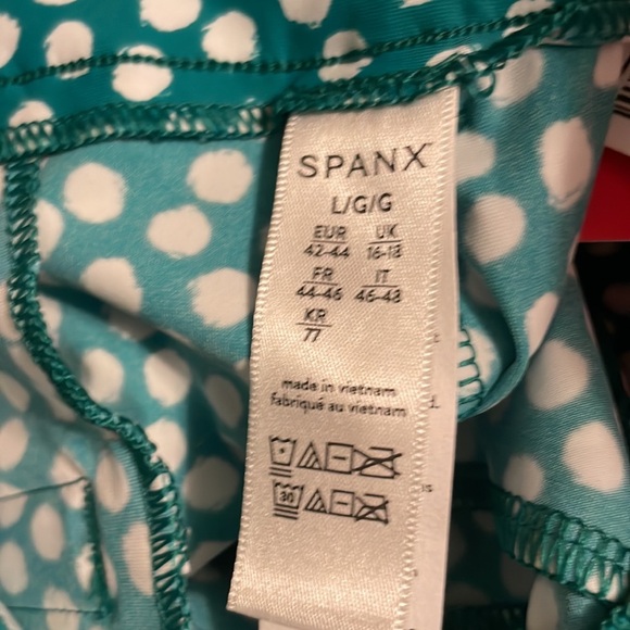 NWT! SPANX 6” Sunshine Shorts painted dot, sizes L (green)&XL (navy) 50213 $78 - Picture 9 of 11